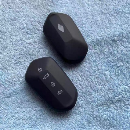 Suitable for Geely Ruilan 7 car remote key with 47 chip encryption, original factory 47 chip