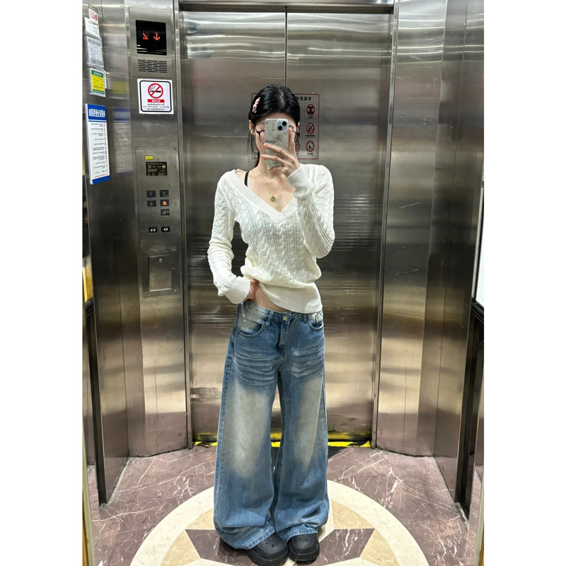 白色纯欲修身领长袖针织衫女春季设计感软糯麻花内搭打底衫上衣|undefined