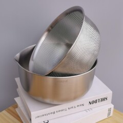 18-10ステンレスの野菜かごの漏れ鉢セットを厚くして水たまりを作ります。