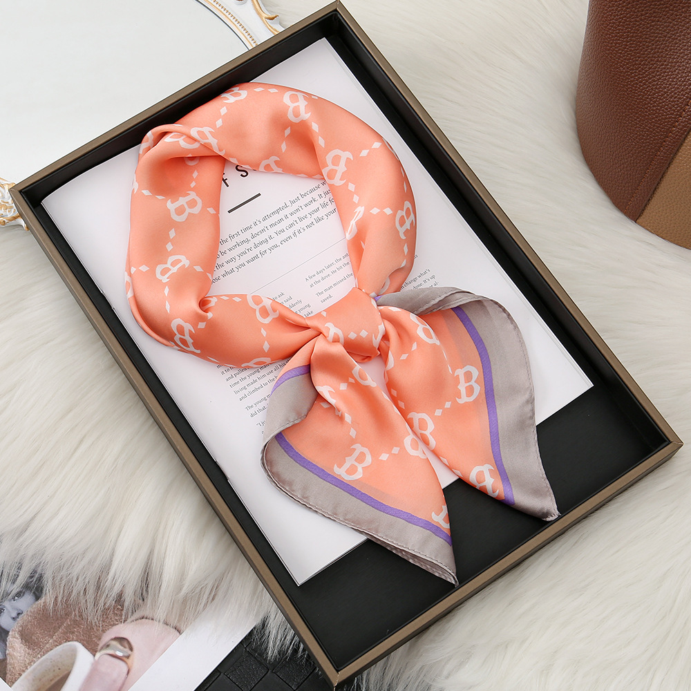 Nuevo comercio exterior primavera 70 seda impresa de letras bufandas de seda Día de la Madre simple rayas de cuadrillas pequeñas bufandas cuadradas para mujeres