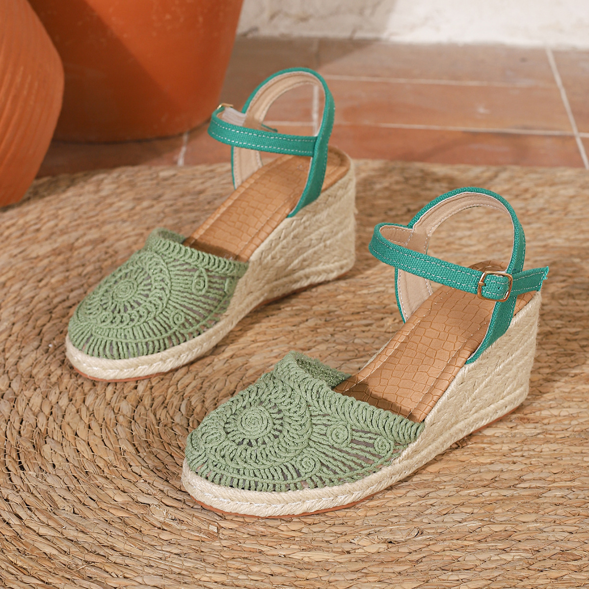 Comercio exterior transfronterizo Baotou sandalias 2026 nuevo Amazon moda caliente universal gran hebilla aumento de altura zapatos huecos