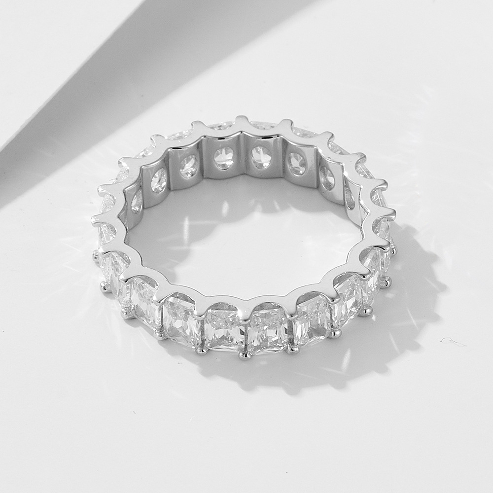 Anillo de plata de ley de circón cuadrado de moda europea y americana, comercio exterior femenino, venta caliente transfronteriza, joyería de mano de anillo de diamantes de alta calidad