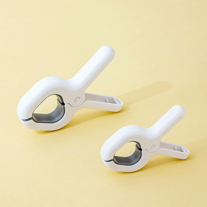 Large Windproof Plastic Clips for Drying Quilts and Clothes at Home