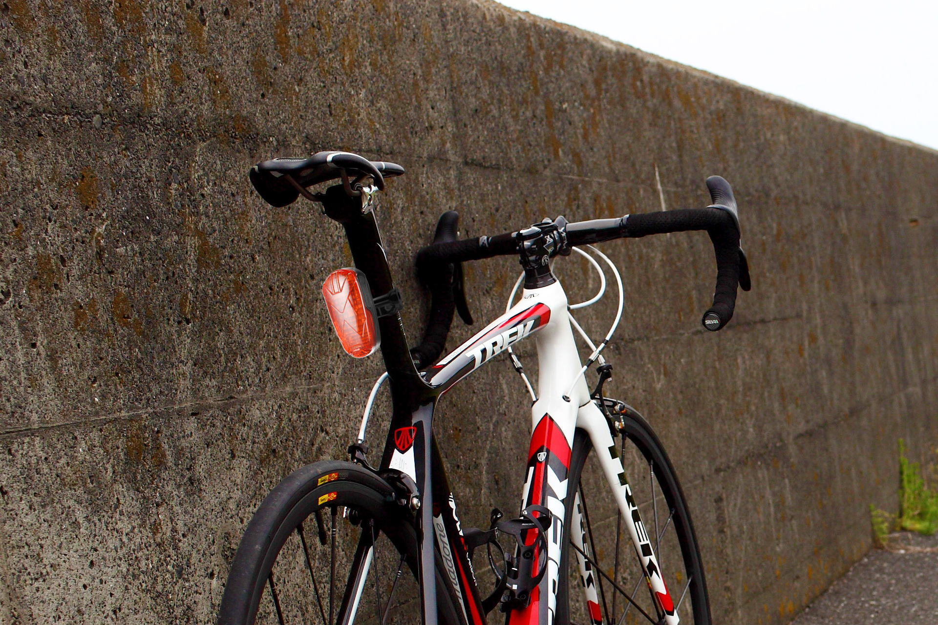 2g 4g Bike Gps Tracker Tk906 Anti-Theft Tail Light Mountain Bike Locator 1800 Ma