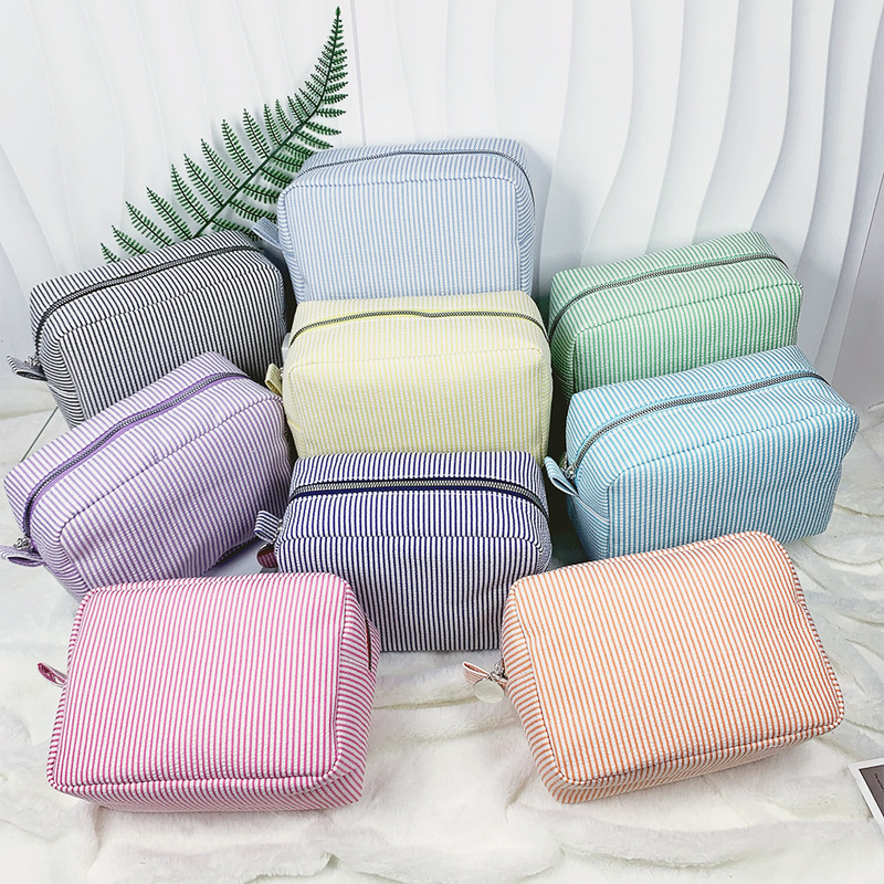 Cross-border European and American Seersucker Cosmetic Bag Indian Style Striped Carding Bag Mississippi Popular Travel Storage Bag Cross-border European and American Seersucker Cosmetic Bag Indian Style Striped Carding Bag Mississippi Popular Travel Storage Bag