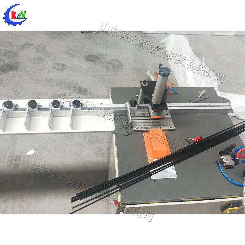 Aluminum T-strip cutting machine Pneumatic aluminum automatic dividing machine Small aluminum T-strip cutting machine