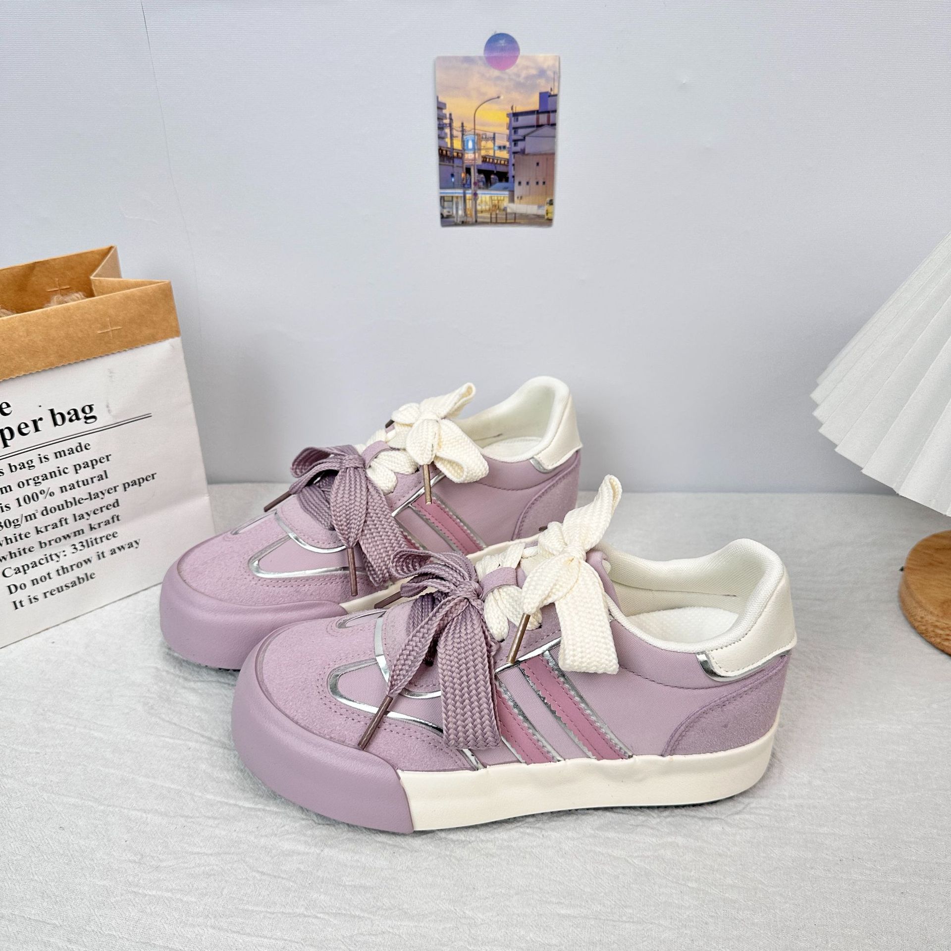 6642 estilo coreano estilo caliente zapatos de entrenamiento alemán nuevos zapatos de mujer 2025 primavera y otoño zapatos de punta redonda de todo fósforo plantillas de látex zapatos blancos