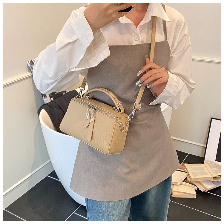 Korean retro fashion hand-held box bag for women 2025 new trendy and versatile small square bag, a niche and simple crossbody bag undefined