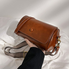 2024簡約復古小包包女包新款潮春季百搭寬帶單肩斜挎包質感圓筒包
