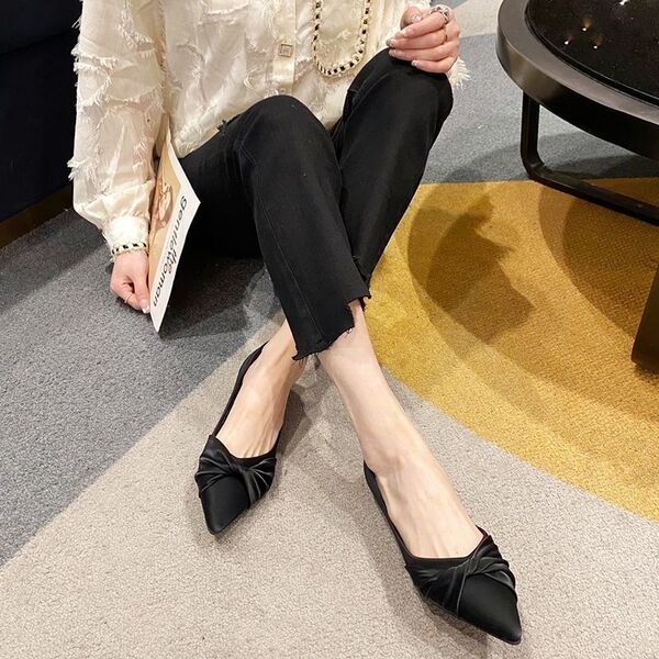 Women's shoes flat made of soft leather pointed-toe