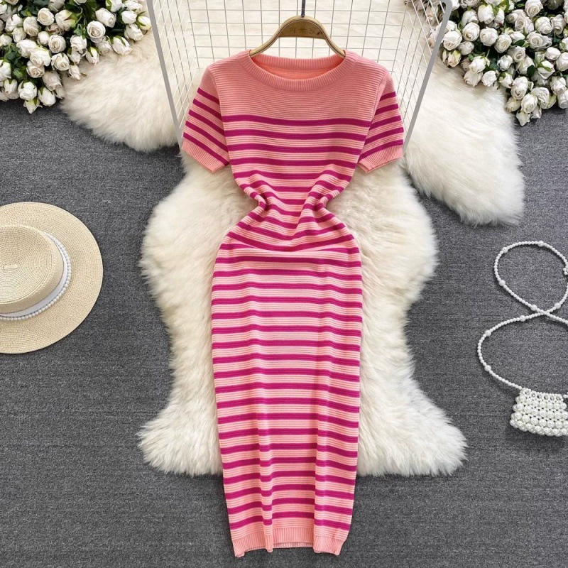 Трикотажное платье 2023 года корейская версия сладкая пряная девушка с короткими рукавами с круглым вырезом и тонкой талией в полоску от имени волос
