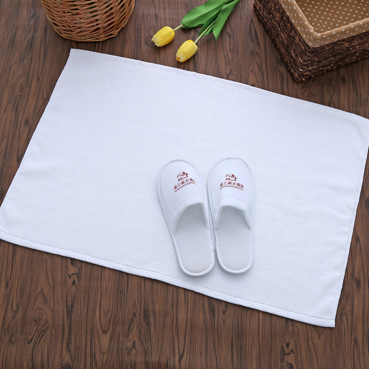 Floor towel 300g hotel guest bathroom non-slip floor mat cotton towel White absorbent thickened 50-80 towel Floor towel 300g hotel guest bathroom non-slip floor mat cotton towel White absorbent thickened 50-80 towel