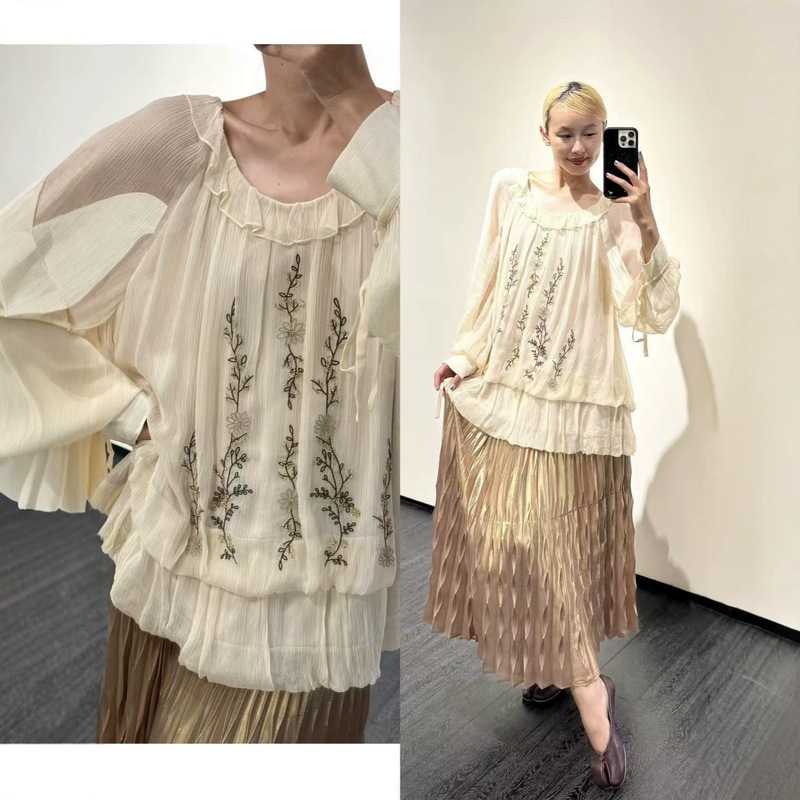 In stock: ICE designer model, same style as Zhong Chuxi's. 26 early autumn new collection, beaded floral embroidered chiffon blouse for women In stock: ICE designer model, same style as Zhong Chuxi's. 26 early autumn new collection, beaded floral embroidered chiffon blouse for women