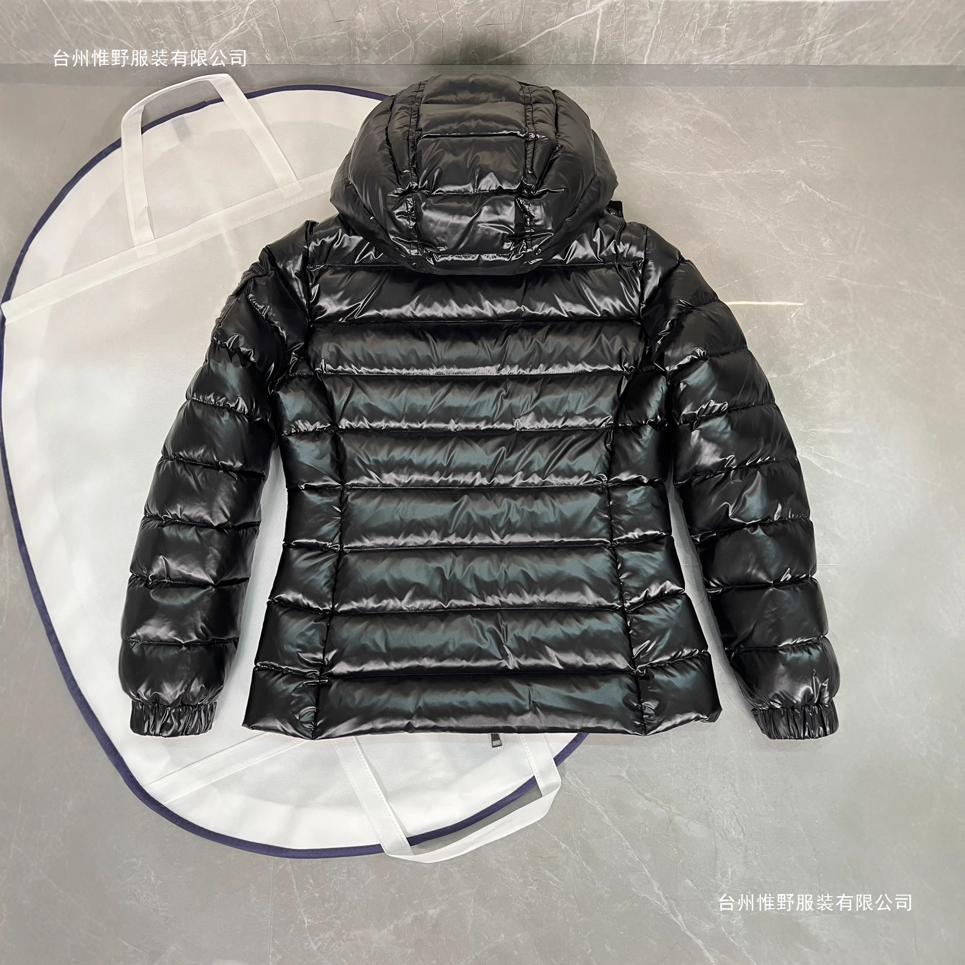 2025明星同款蒙家Bady女士连帽短款羽绒服修身加厚保暖夹克外套
