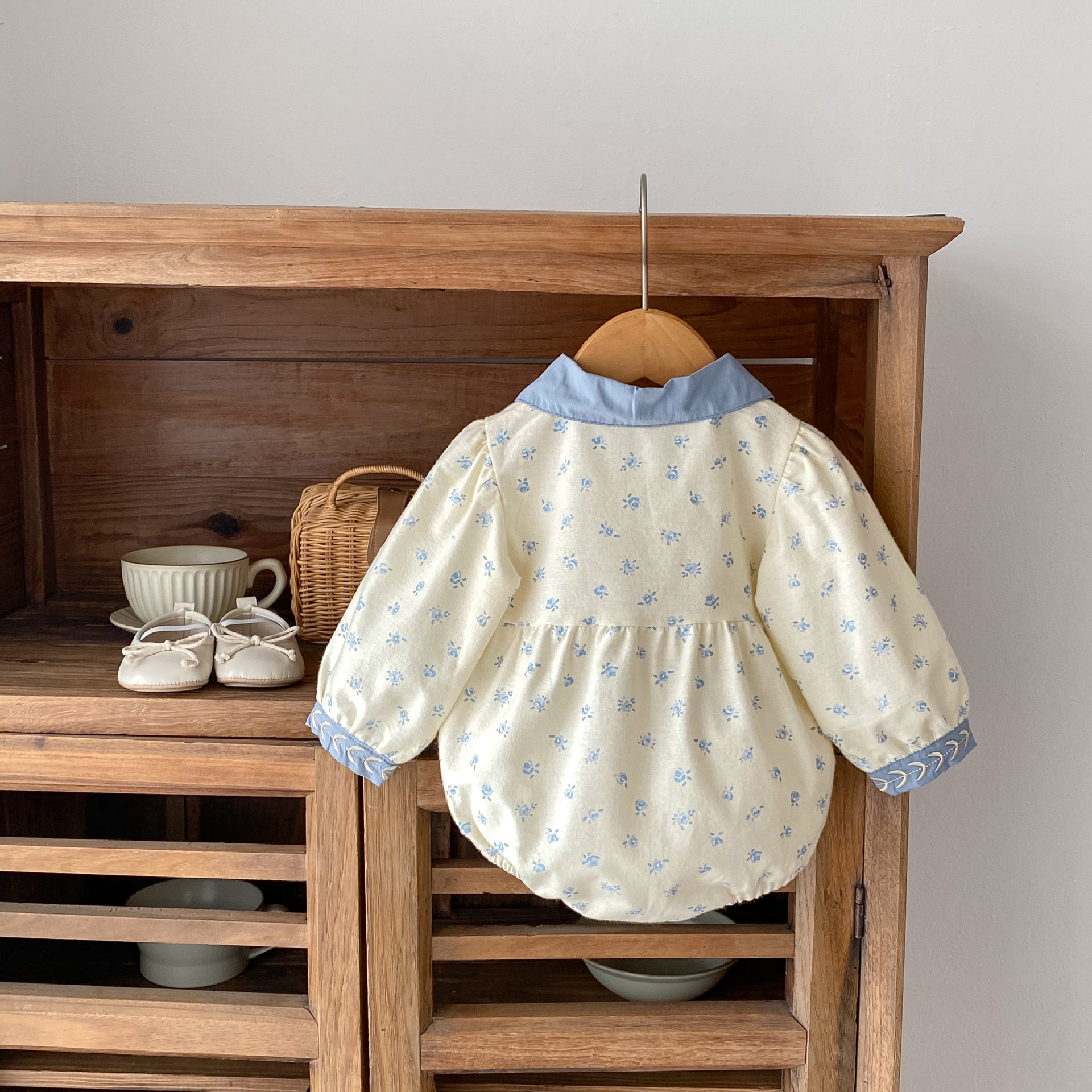 INS 2024 Autumn Infant and Girl Baby Floral Contrast Collar Embroidered Long Sleeves Yi Ha Skirt Bag Butt jumpsuit_voghion.com