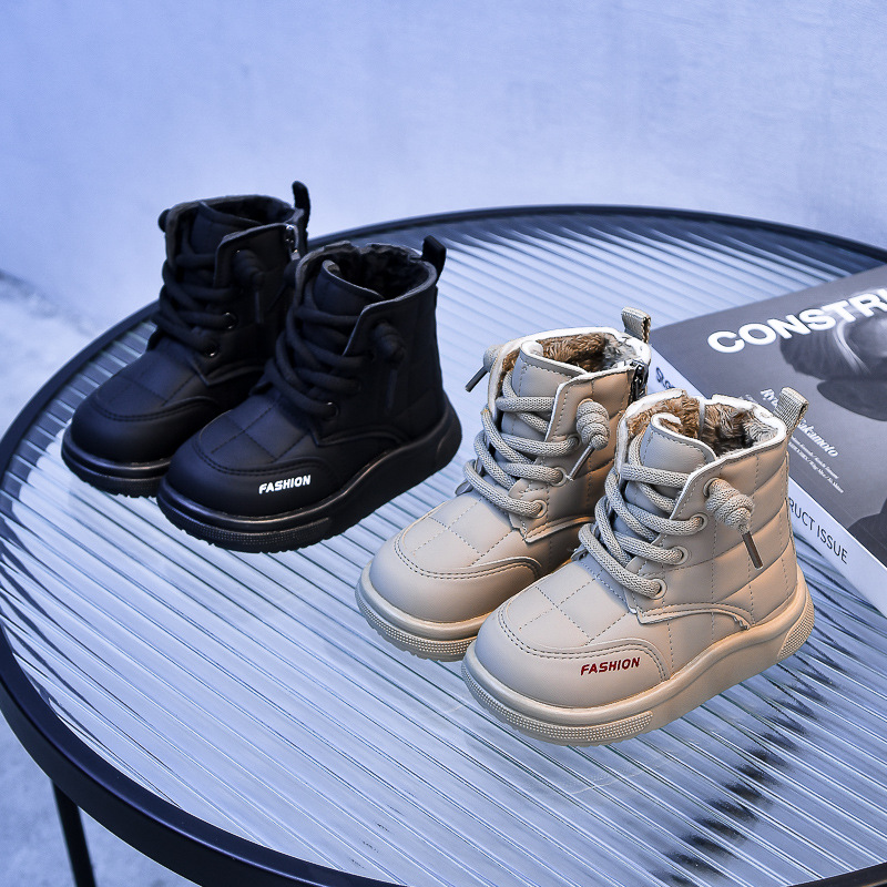 Botas de nieve para niños 2024 Invierno nuevos zapatos de pan cálido forrados de lana para niños zapatos de algodón grandes antideslizantes de fondo suave para niños