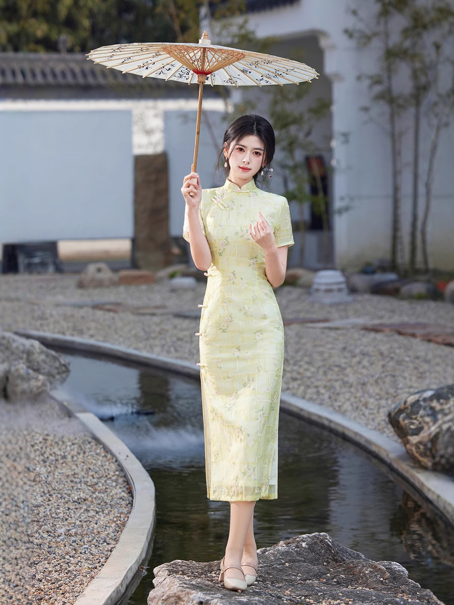 Summer elegant lightweight cheongsam