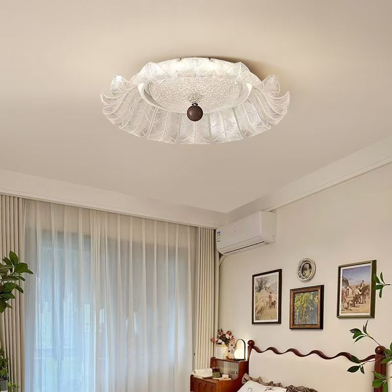 Lámpara de dormitorio retro de estilo antiguo francés Lámpara de techo de viento Nanyang Candelabro creativo simple 2025 nueva lámpara de dormitorio principal