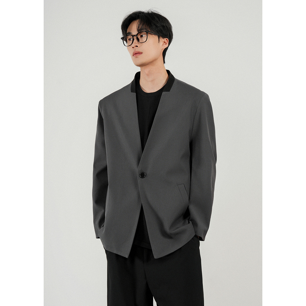 회색