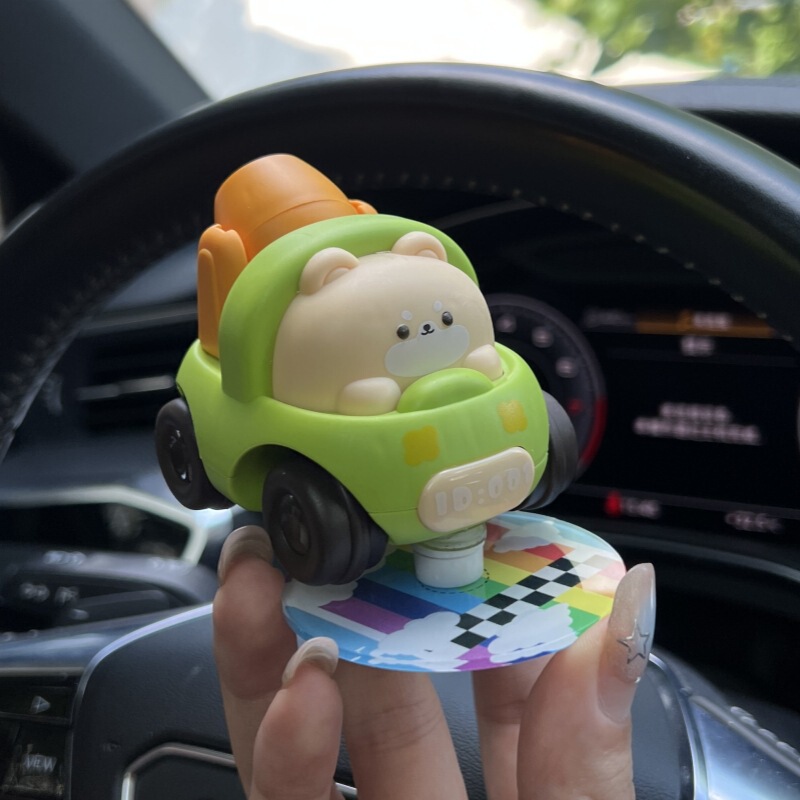 エンジニアリング車両の車の装飾品、車内のクリエイティブな車の漫画のセンターコンソール、車内の減圧と癒しの製品、車のドリフト|undefined