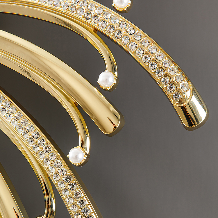 2023 nuevo reloj de lujo ligero moderno reloj de pared rojo neto sala de estar reloj creativo montado en la pared de gama alta Reloj de pared de gama alta elegante