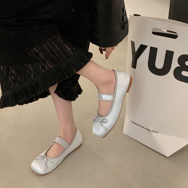 Low Heel Shallow Mouth Style Women's 2025 Spring Autumn New Soft Sole Loafers White French Mary Jane Shoes_vogvips.com