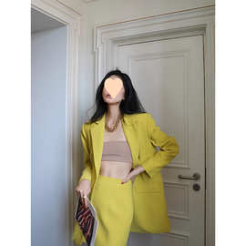 芥末黄中长款职业西装早秋套装女2025新款潮短款半身裙两件套
