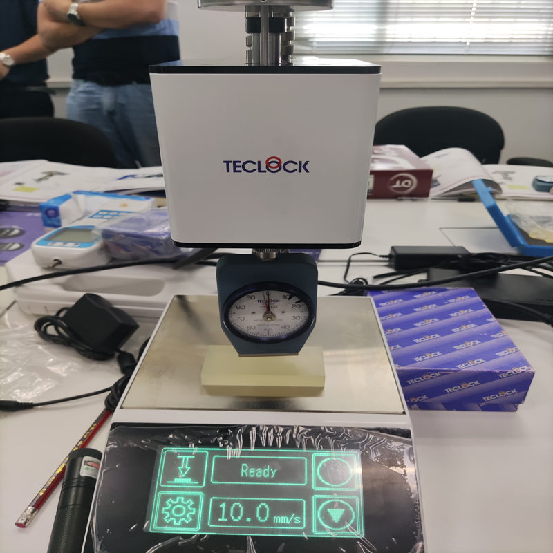 日本得乐橡胶硬度计测试台GS-610/TECLOCK数显测试台邵氏硬度计