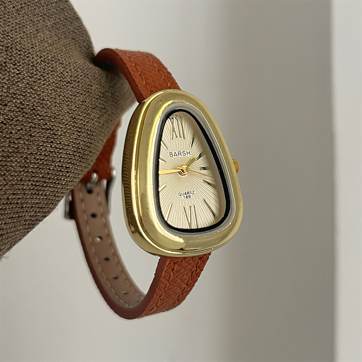 Barsh New Retro Snake Head Women's Watch, Niche Personality, Simple Design, High-End Feel, Women's Ins Wholesale