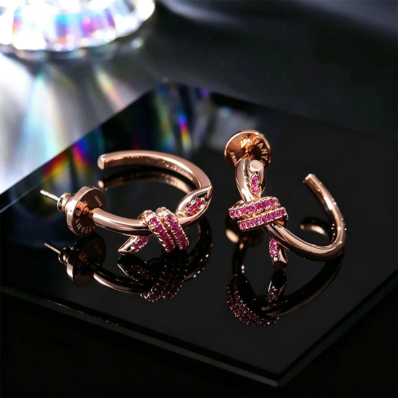 New High-End Version of Simple and Elegant Rose-Red Knot Earrings, Plated with 18K Gold, Rose Gold, and Diamond-Studded, Fashionable and Versatile Earrings
