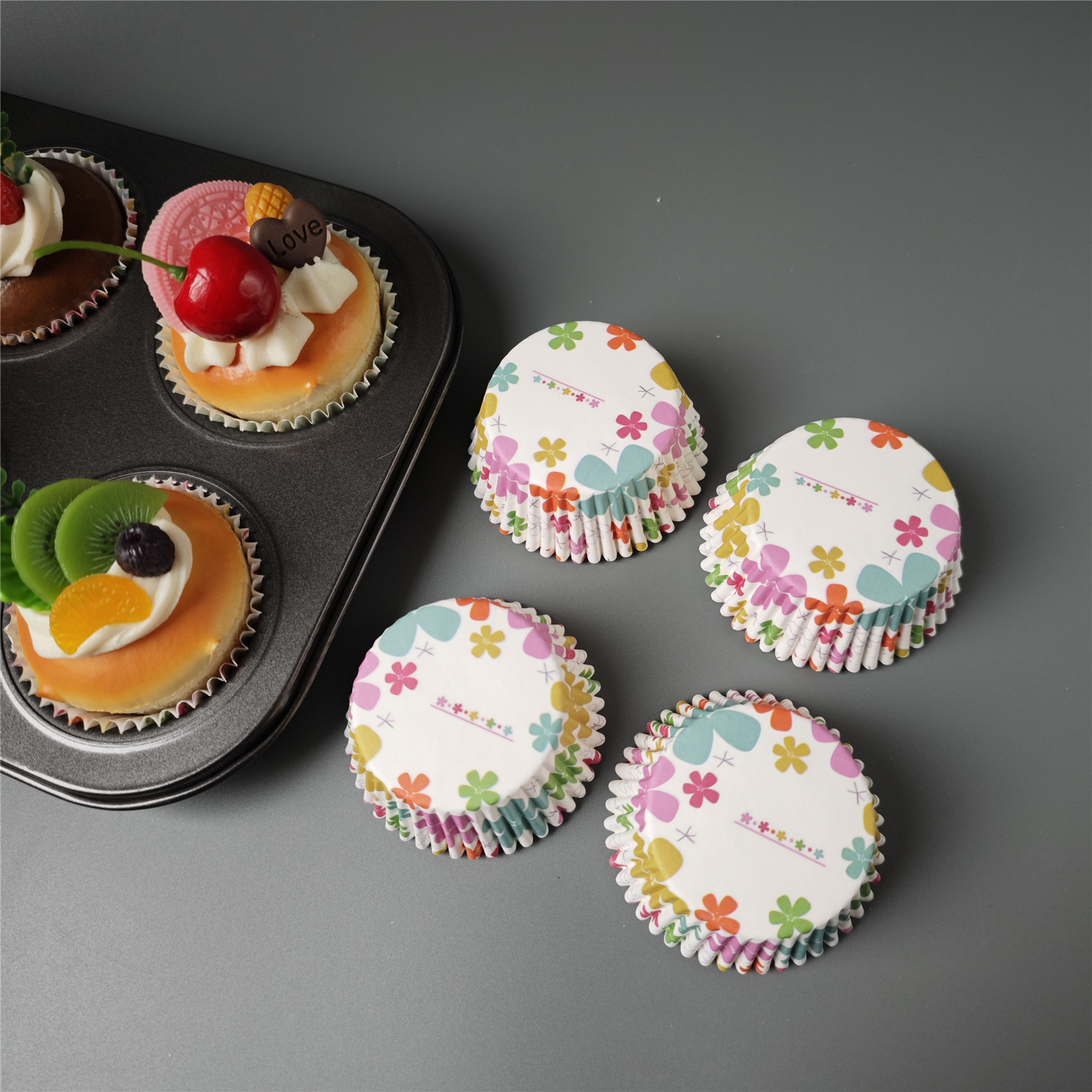 Flores de patrón de papel en caja Flores de papel 11 cm aceite de papel para hornear almohadillas de muffin soporte de papel Melly