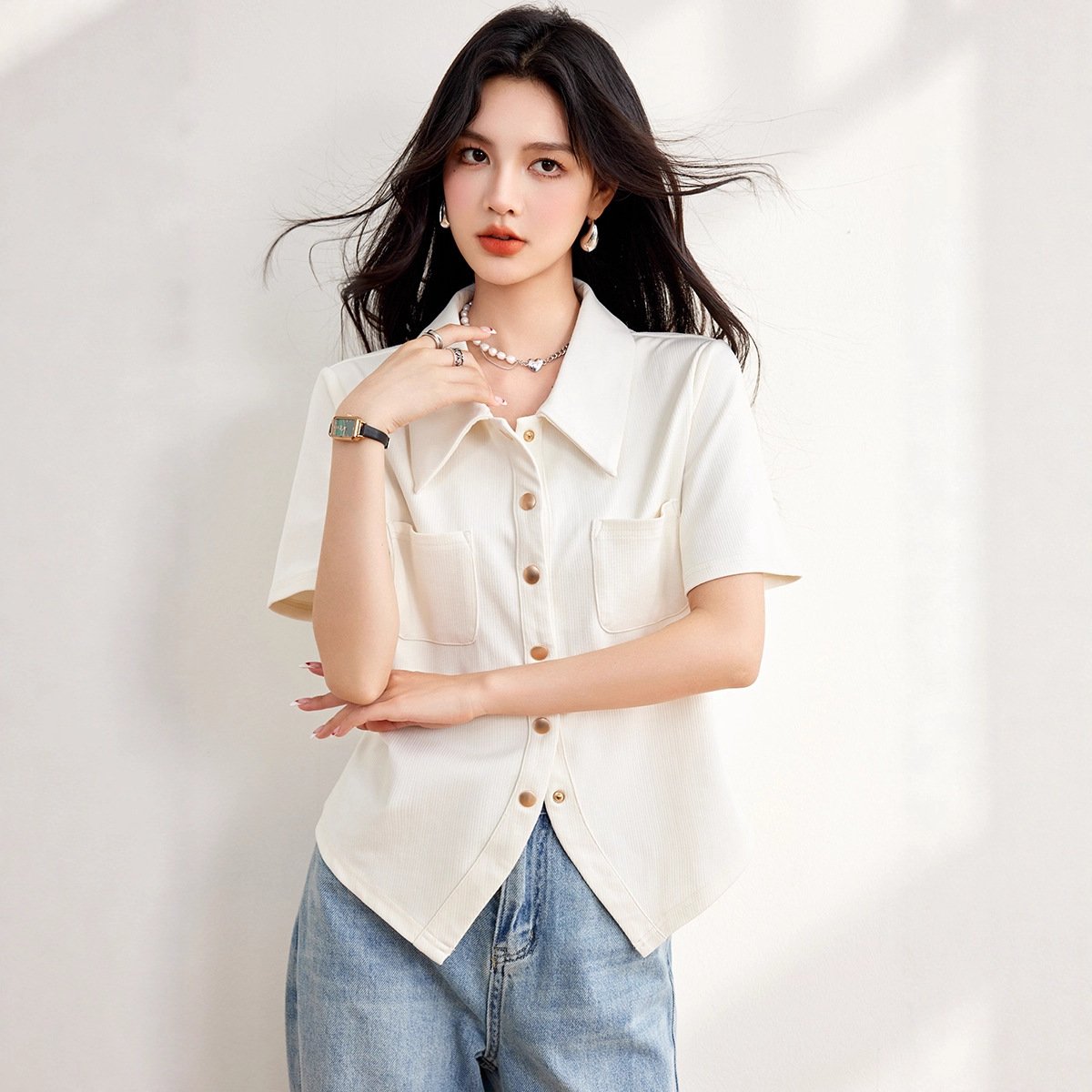时尚纯色短袖衬衫女夏2025新款设计感单排扣小众正肩上衣微胖衬衣