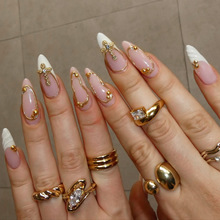 �羳���������ʹ����׽�ɫ��ʯ������Ƭ��ʽ�ױ߼�ָ�׳�Ʒnails