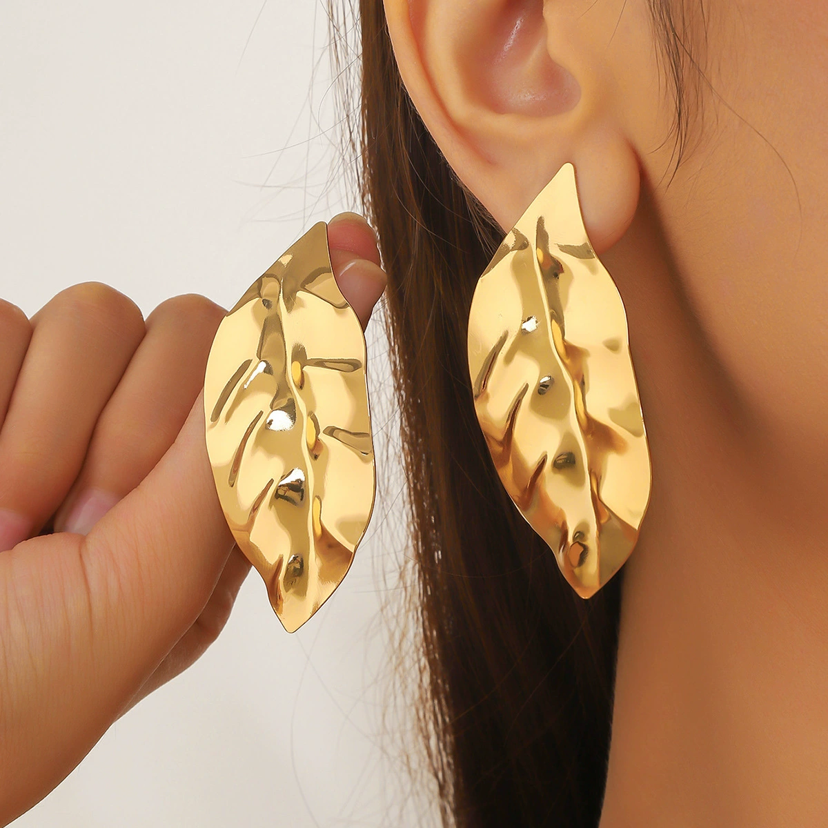 Brand metal trend fashionable earrings, European style