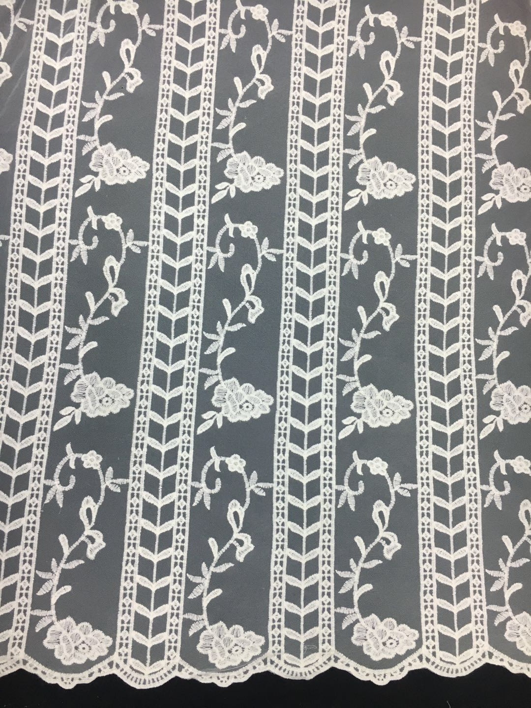 婚纱礼服辅料 女装连衣裙配料 棉线绣锦纶网布绣花面料 蕾丝刺绣