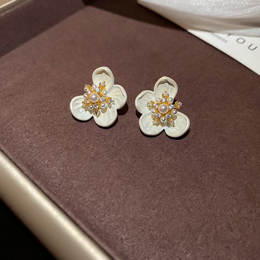 Aguja de plata, perla, circón, borla, pendientes de moda, lujo ligero, pendientes de alta gama, pendientes de todo fósforo exquisitos de nicho, mujeres al por mayor