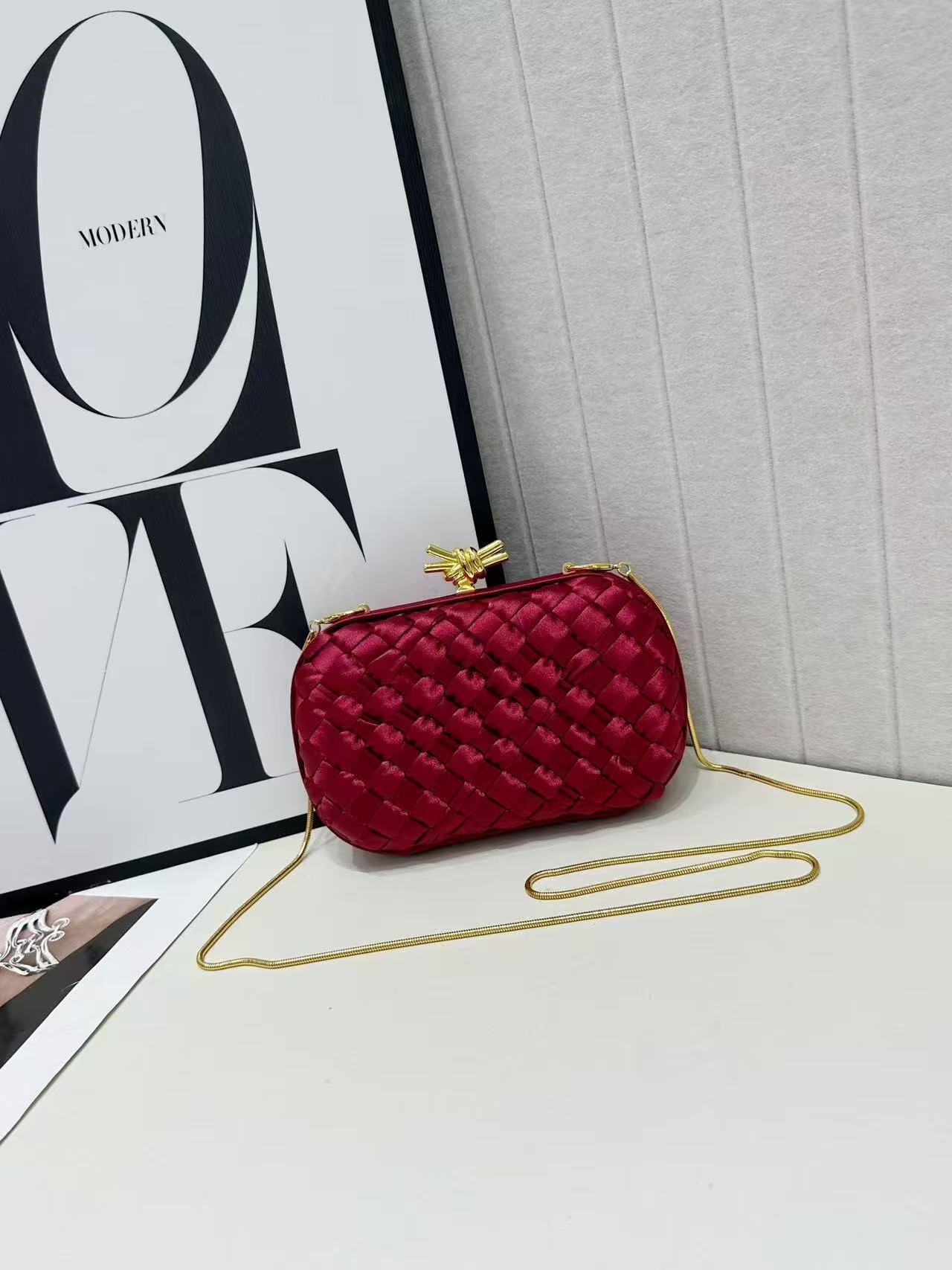 버건디(비단옷감)