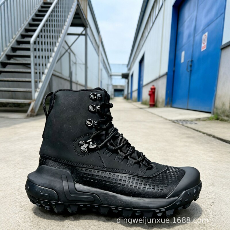 Guangzhou high-top tactical boots, outdoor hiking and trekking non-slip wear-resistant combat boots for men, breathable thick-soled cushioning boots