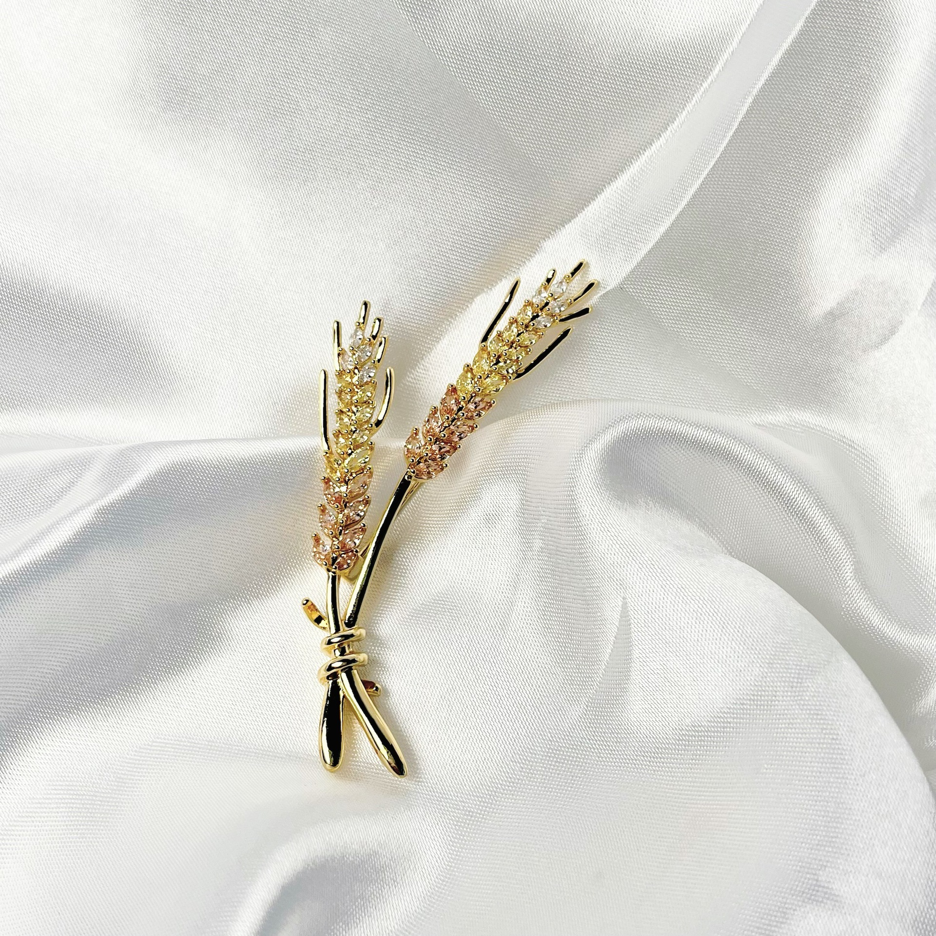 Full Zircon Wheat Ear Brooch for Women 2025 New Trendy High-End Exquisite Brooch Niche Design Clothing Pin Accessory