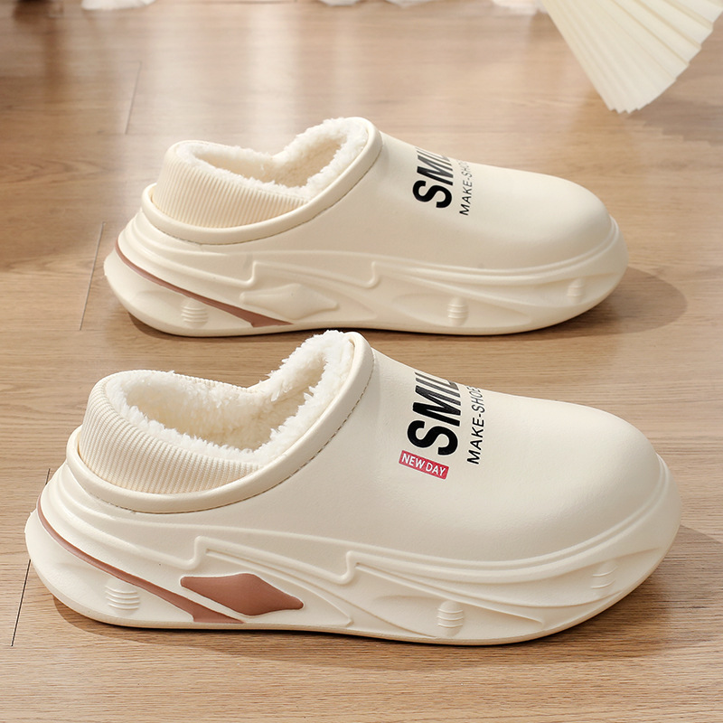 Invierno más zapatos de algodón de terciopelo para hombres 2025 nueva tendencia cálida de suela gruesa zapatos de algodón resistentes al desgaste zapatos de algodón de tacón impermeable para hombres