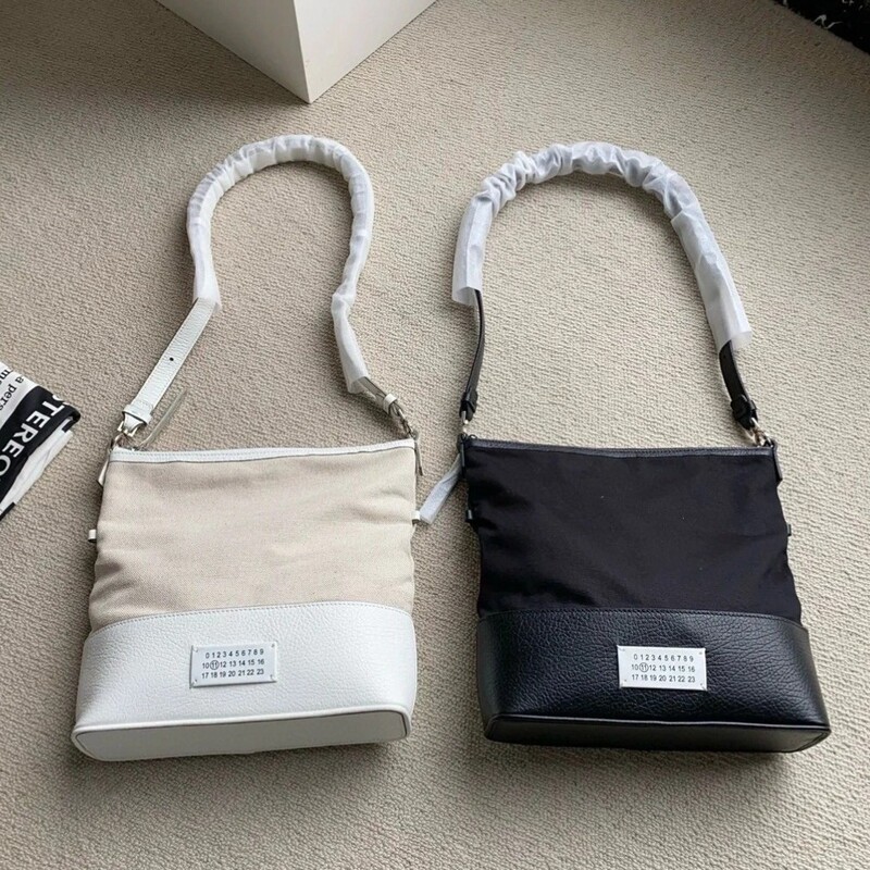 2025 Margi*Margiela Women's Cowhide Stitching Foldableing Simple Fashion Mm6 Shoulder Crossbody Bag Camera Bag