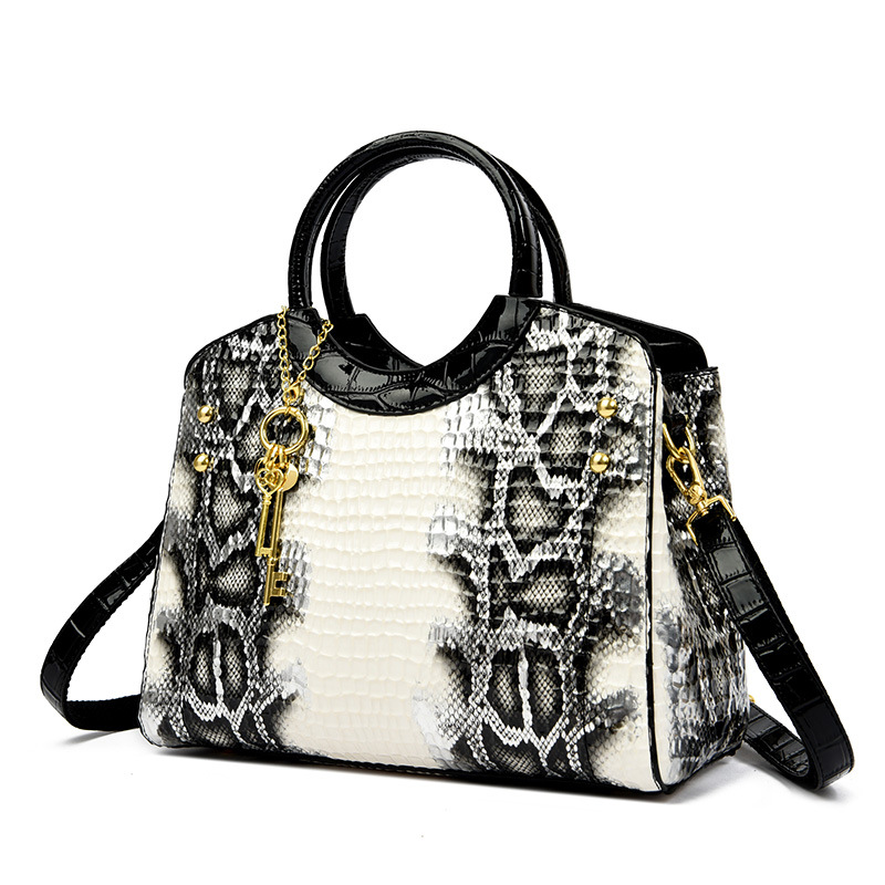 Fashionable Retro Women's Bag 2024 New European and American Soft Leather Single Shoulder Diagonal Cross Handbag Snake Pattern Bag_voghion.com