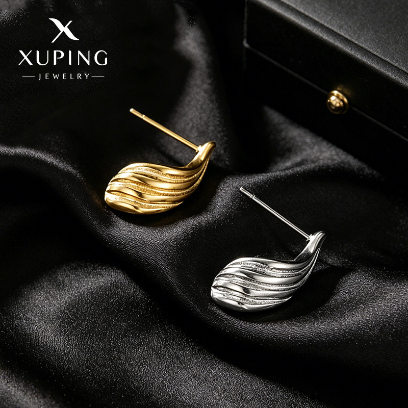 Pendientes geométricos de diseño único y estilo retro europeo y americano de Xuping para hombre, accesorios versátiles y únicos para las orejas.