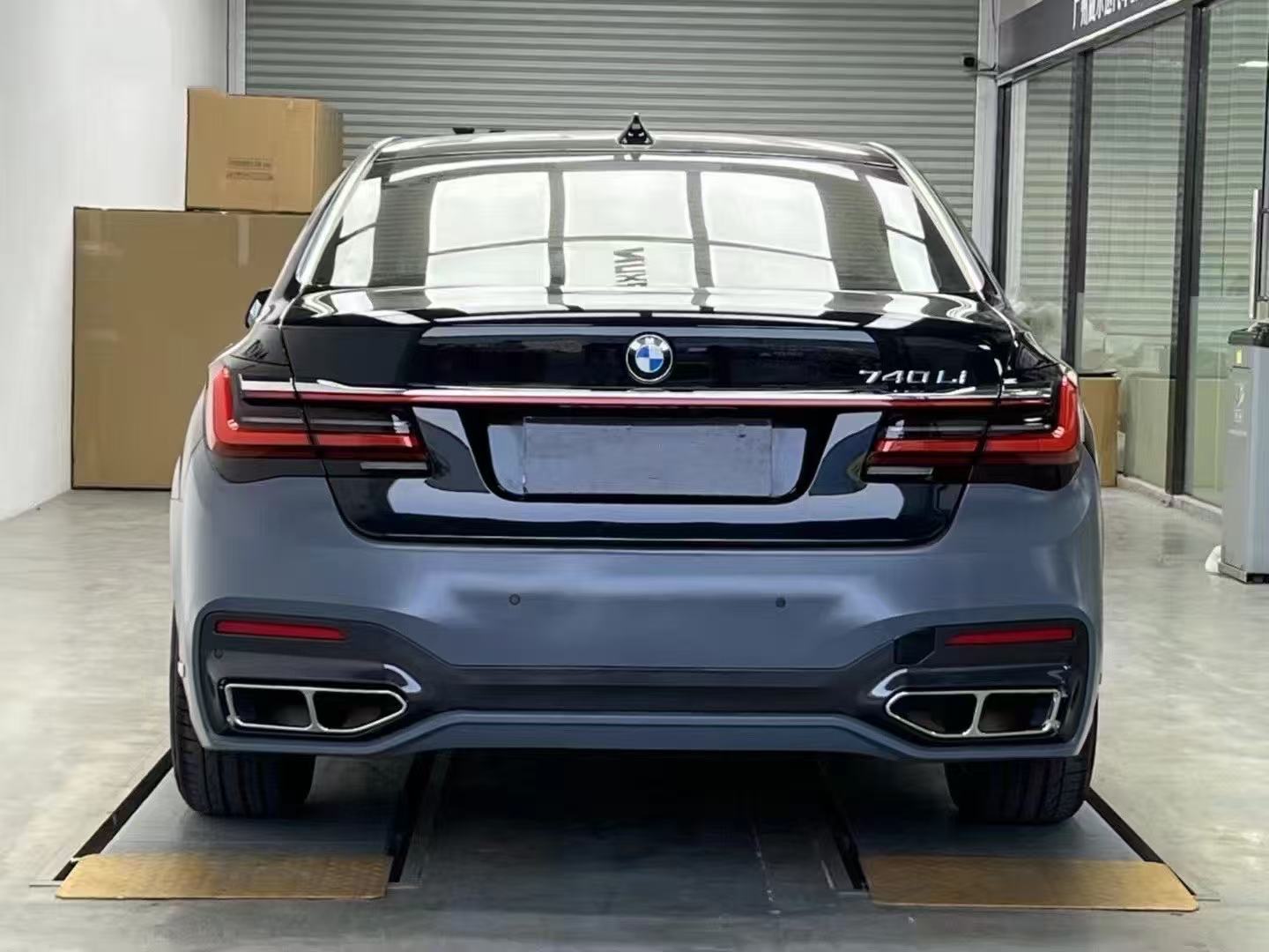 Suitable for BMW 7 Series F02, upgraded from the old model to the new 09-15 model, modification without cutting, G12 sports body kit