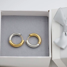 项链;耳环;戒指