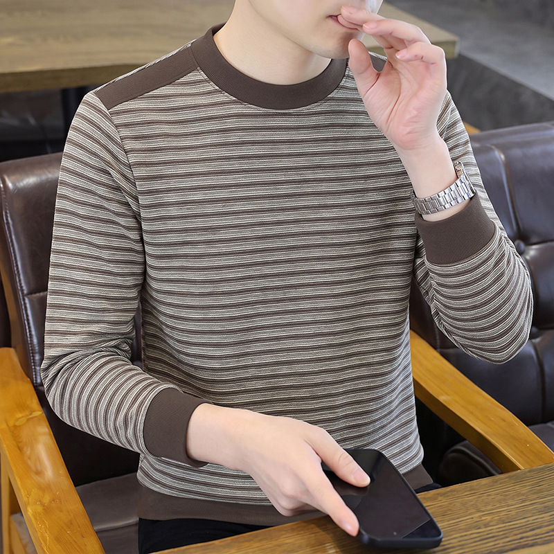 Autumn new collection: men's Korean-style trendy casual striped long-sleeve T-shirt with a round neck, made from warm fleece fabric