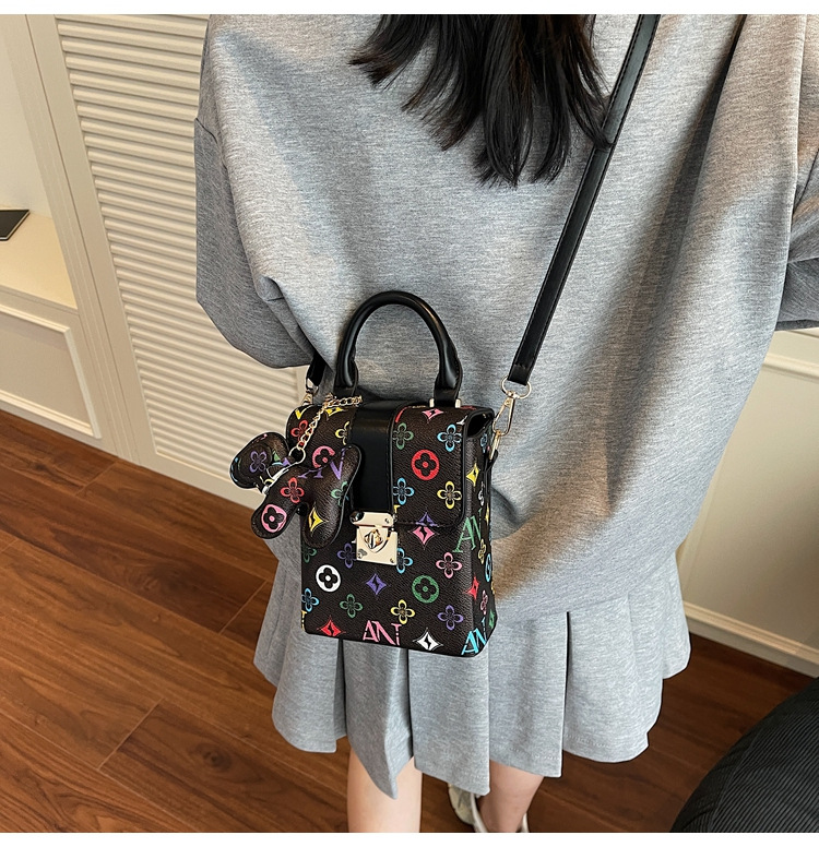 A new Korean-style versatile and simple single-shoulder crossbody bag for women in the summer of 2025, featuring a Korean-style mobile phone bag undefined