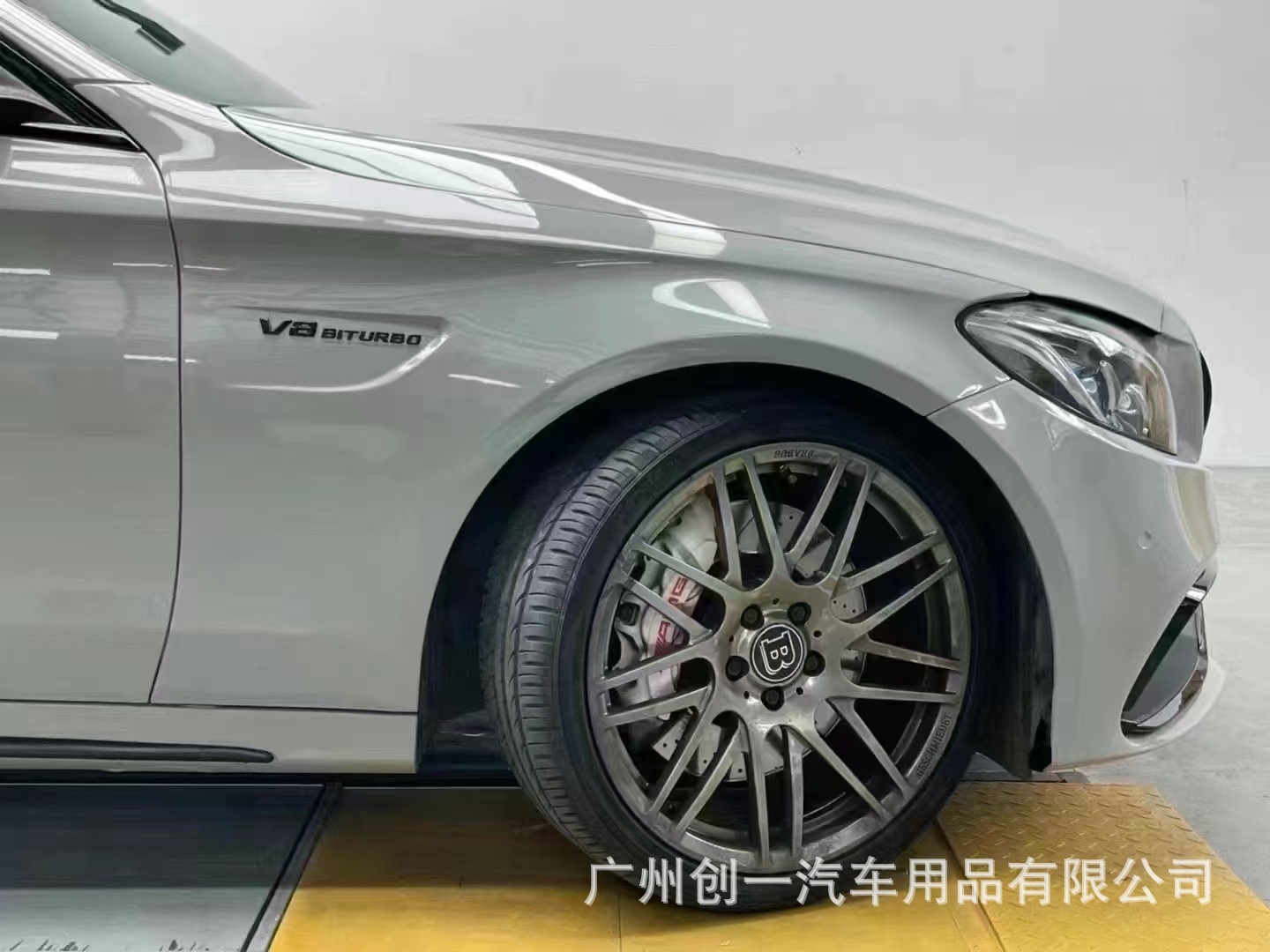 Suitable for Mercedes-Benz C-Class modified to C63 body kit, W205 modified to 2019 C63 AMG front and rear bumpers, fenders, hood, and full body kit