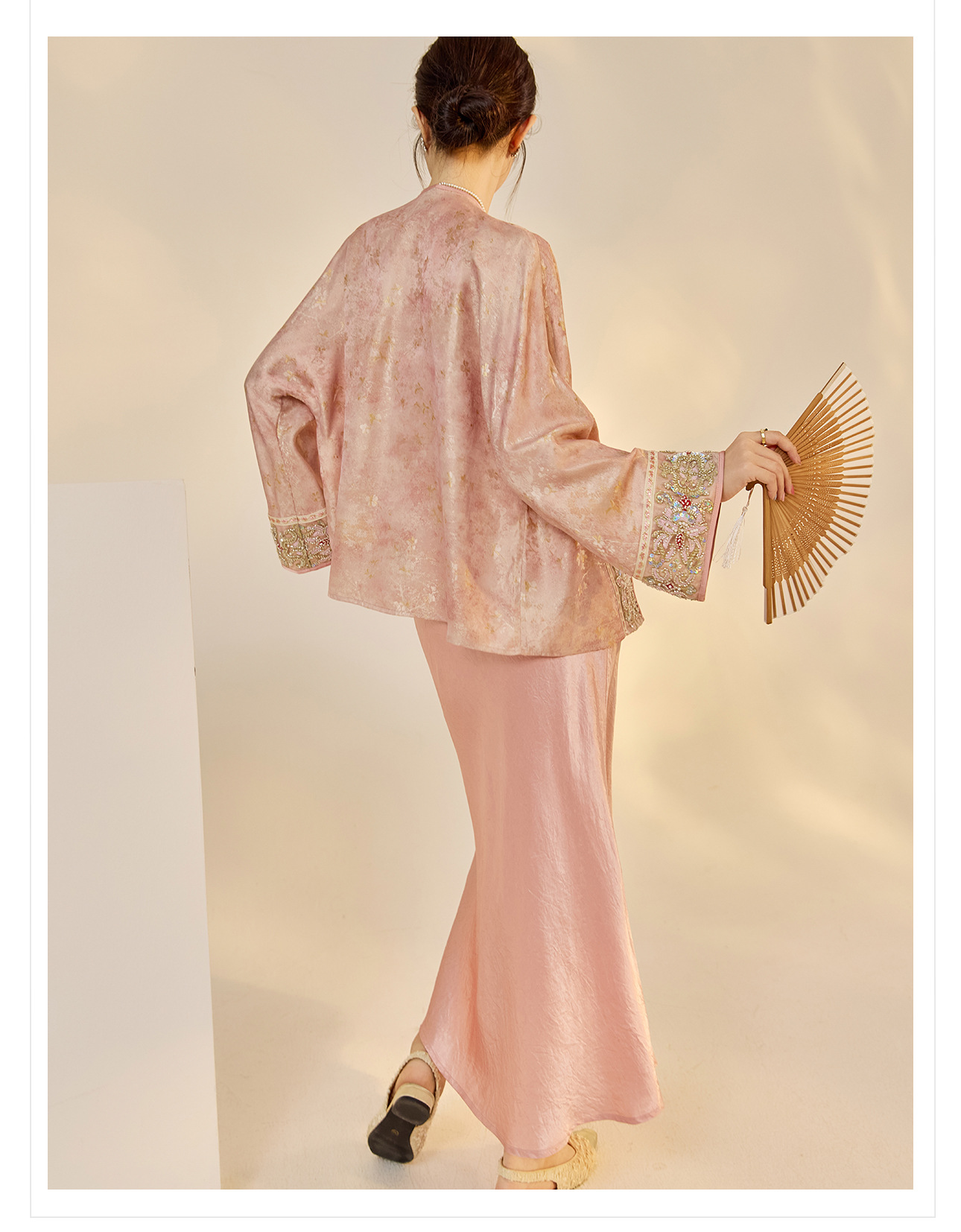 Áo khoác cardigan thêu hoa nặng kiểu Trung Hoa mới, đính cườm cao cấp N7065 — hồng chi tiết 17