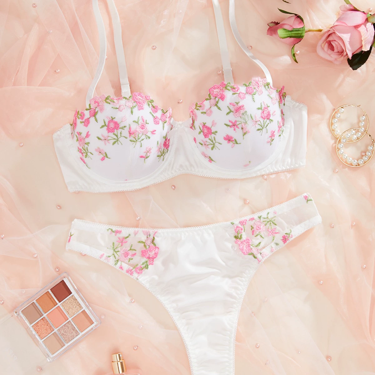 Производитель Y специализируется на трансграничной продаже сексуального белья с сетчатыми формованными чашками, сексуальных вышитых комплектов белья оптом 23230.